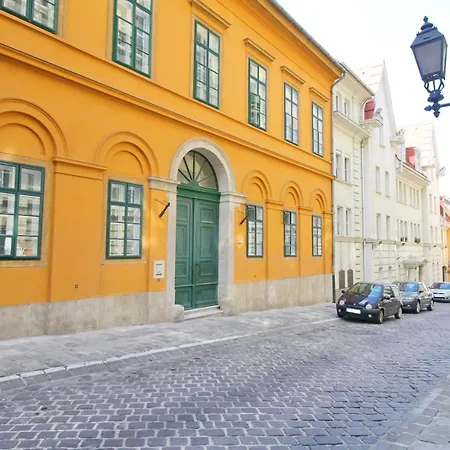 Time Wanderer Апартаменты *